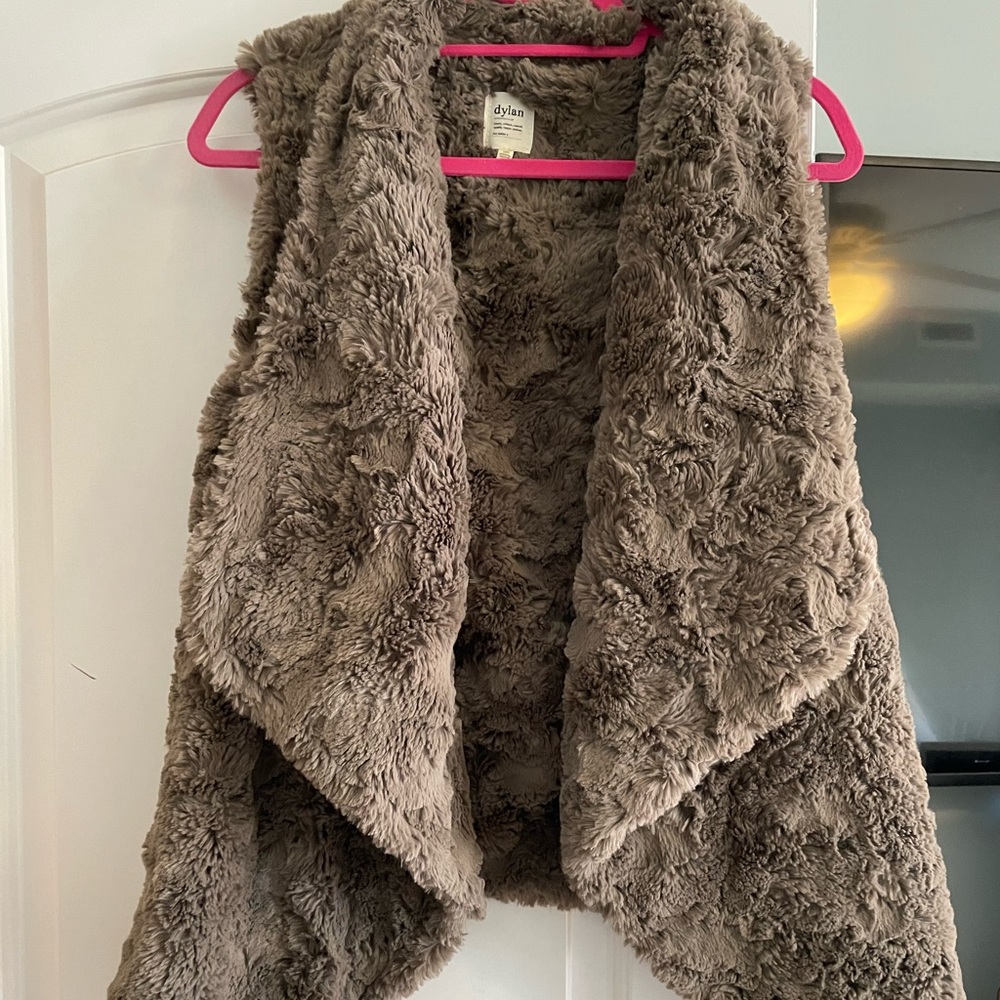 Faux fur vest!!!